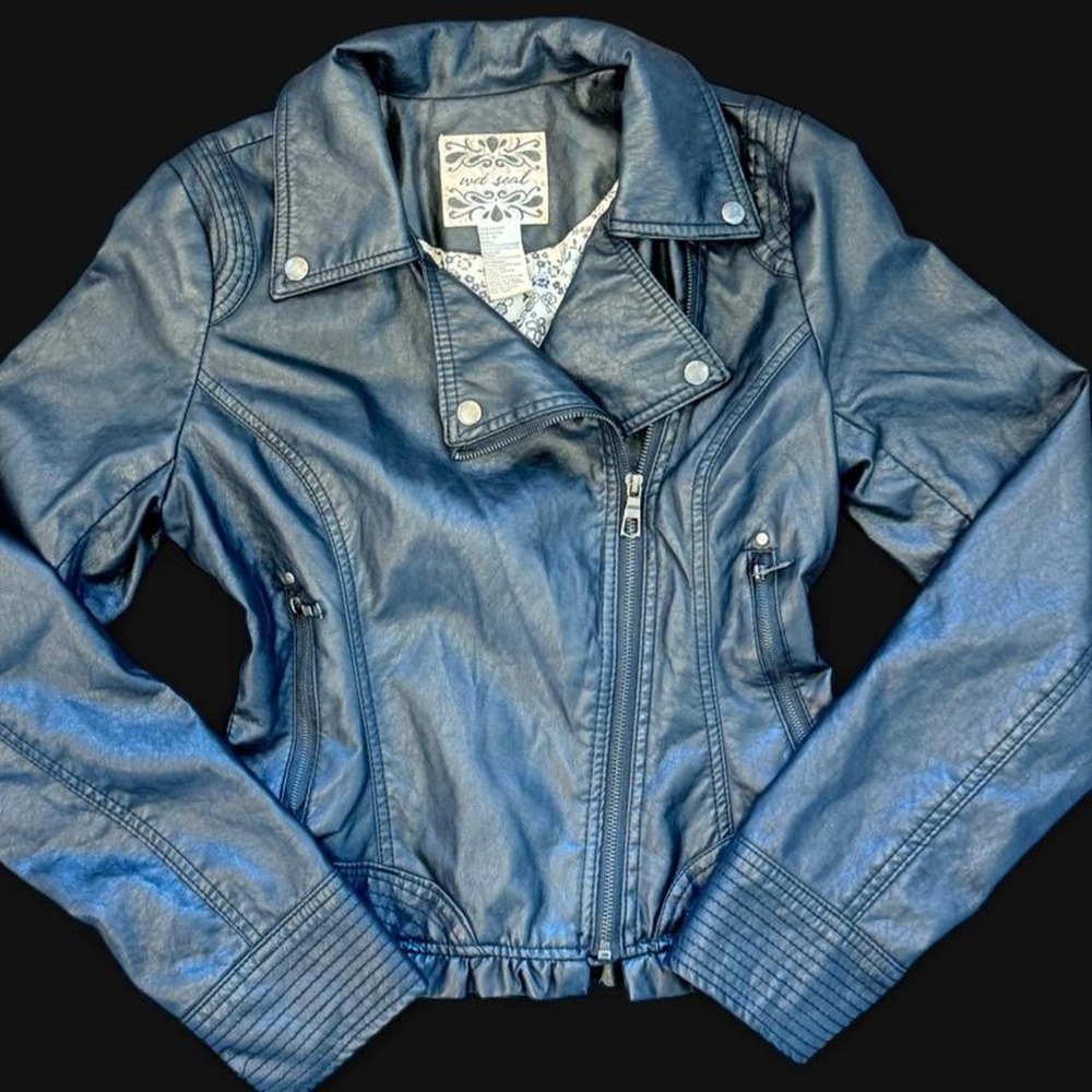 WET SEAL FAUX LEATHER MOTO JACKET
